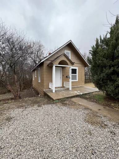 Main picture of 1423 W Maple Ave