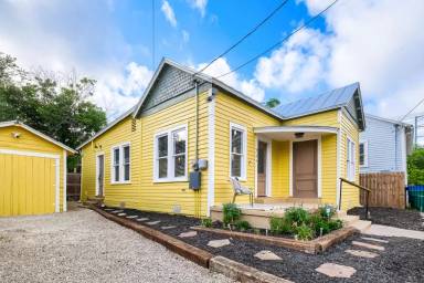 Main picture of 904 N Mesquite St