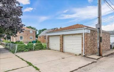 Main picture of 3714 S 61st Ct
