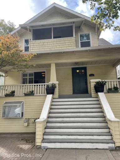 Main picture of 1426 T St