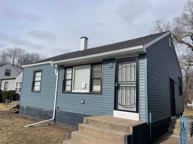 Main picture of 1070 E 35th Pl