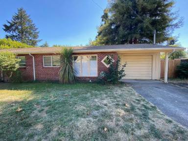 Main picture of 1584 Beebe Ln