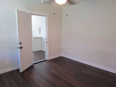 Main picture of 1120 Delaware St