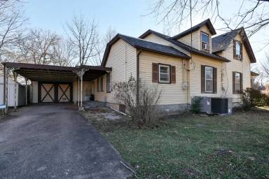 Main picture of 2039 E Grand St