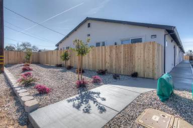 Main picture of 4736 Fleming Way