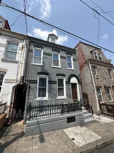 Main picture of 354 Beaver St