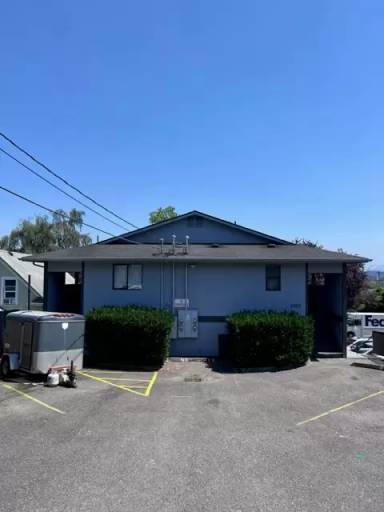 Main picture of 3322 Lombard Ave