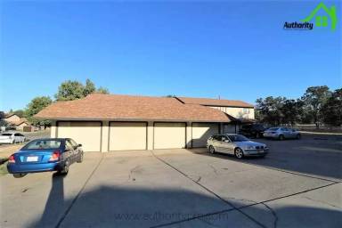 Main picture of 3325 Magnums Way