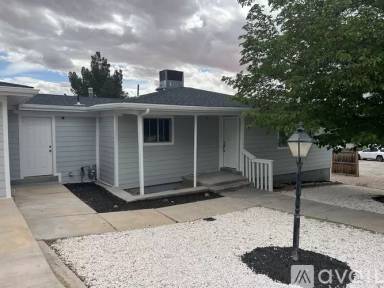 Main picture of 48 Village Way