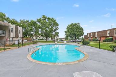 Main picture of 6820 Chapel Dr