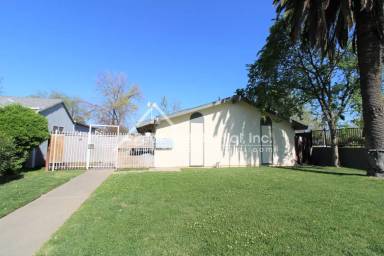 Main picture of 2625 Del Paso Blvd