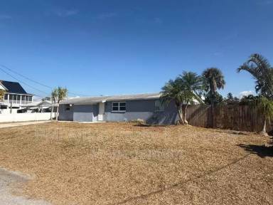 Main picture of 818 Bayview Dr
