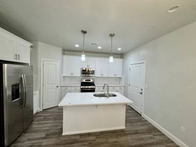 Main picture of 1136 N Verde St