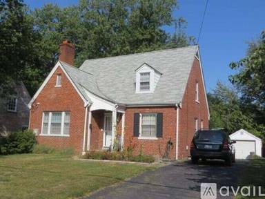 Main picture of 1850 Fort Myer Dr