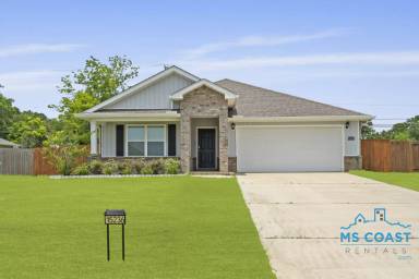 Main picture of 15236 Cypress Way