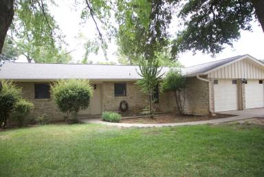 Main picture of 112 Spicewood Dr