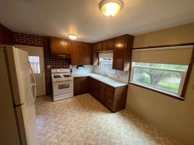 Main picture of 225 E Clark Ave