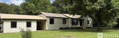 Main picture of 108 Lucas St