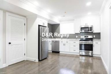 Main picture of 33 Merriam St