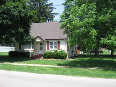Main picture of 203 W 2nd St