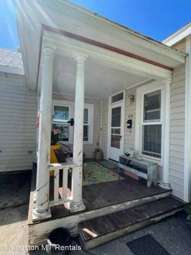 Main picture of 213 W Geyser St