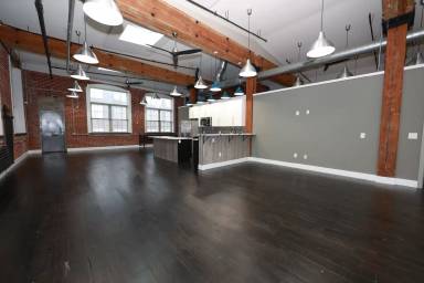 Main picture of 1822 E Glenwood Ave