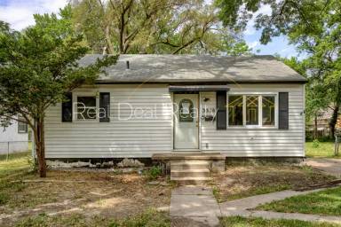 Main picture of 3338 N 40th Ave