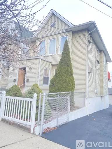 Main picture of 248 Hornblower Ave