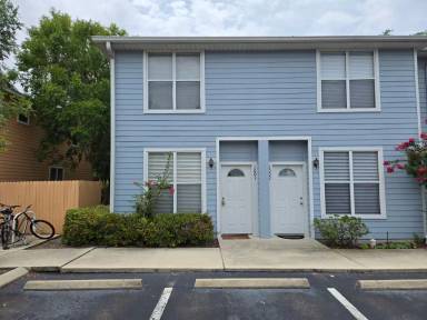 Main picture of 3960 SW 20th Ave