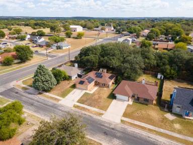 Main picture of 2210 Barry Dr