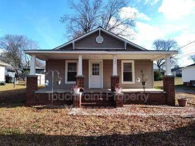 Main picture of 524 Railroad Dr NW