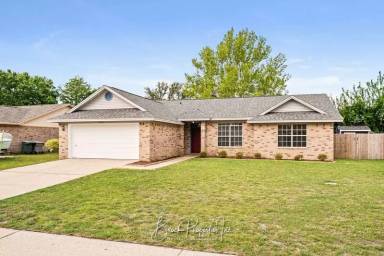 Main picture of 2029 Coral St