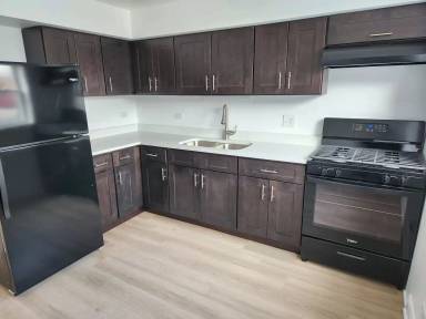 Main picture of 100 N 13th Ave