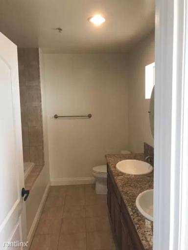 Main picture of 1515 W 207th St