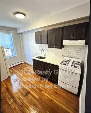 Main picture of 192 Washington St