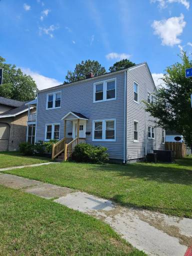 Main picture of 105 W Ocean Ave
