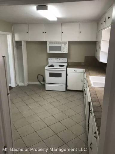 Main picture of 606 SW 13th St