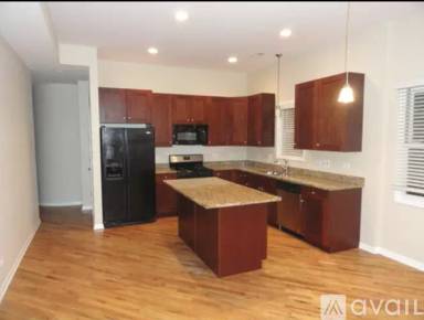 Main picture of 1522 W Greenleaf Ave