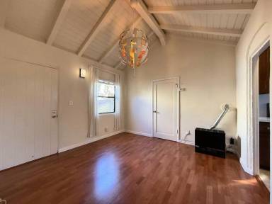 Main picture of 1816 Walnut St