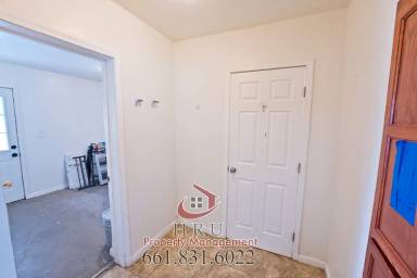 Main picture of 6001 Zephyr Ln