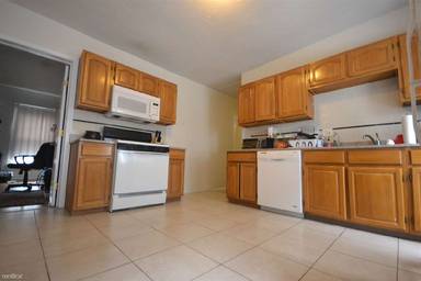 Main picture of 42 Brainerd Rd