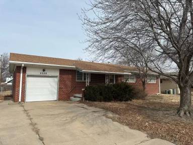 Main picture of 2526 W 24th St N