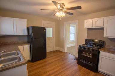 Main picture of 37735 Vine St