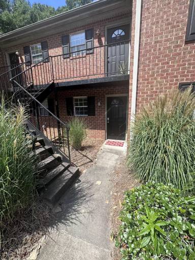 Main picture of 1055 Baxter St