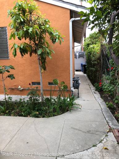 Main picture of 5832 1/2 Camerford Ave