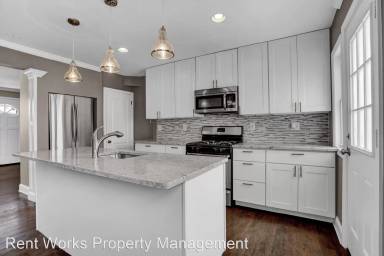 Main picture of 1737 Weston Ave