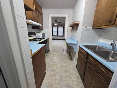 Main picture of 304 W Graham St