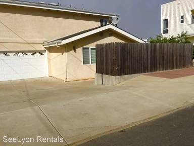 Main picture of 2910 Fir Ave
