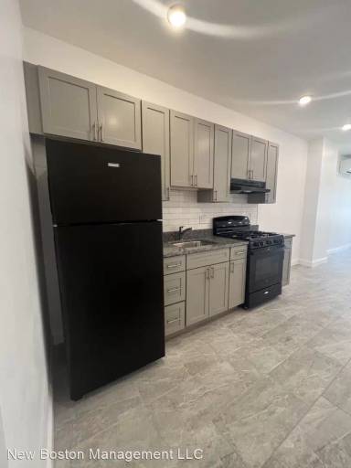 Main picture of 34 Cottage St