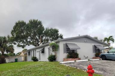 Main picture of 2850 SW 1st St